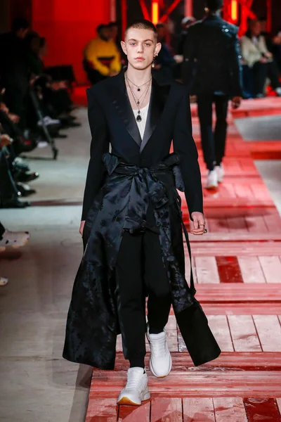 Look 40